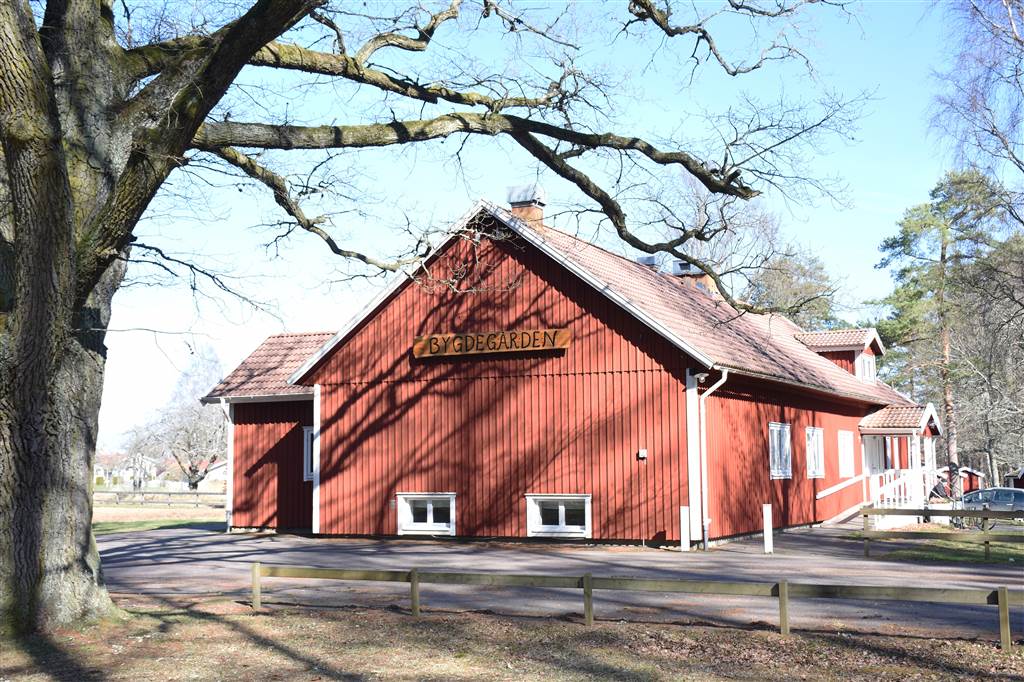 Det gamla ålderdomshemmet har byggts om och till ett par gånger